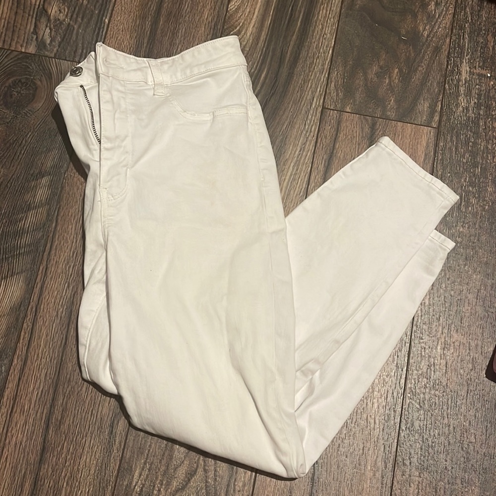 WOMENS AMERICAN EAGLE JEANS